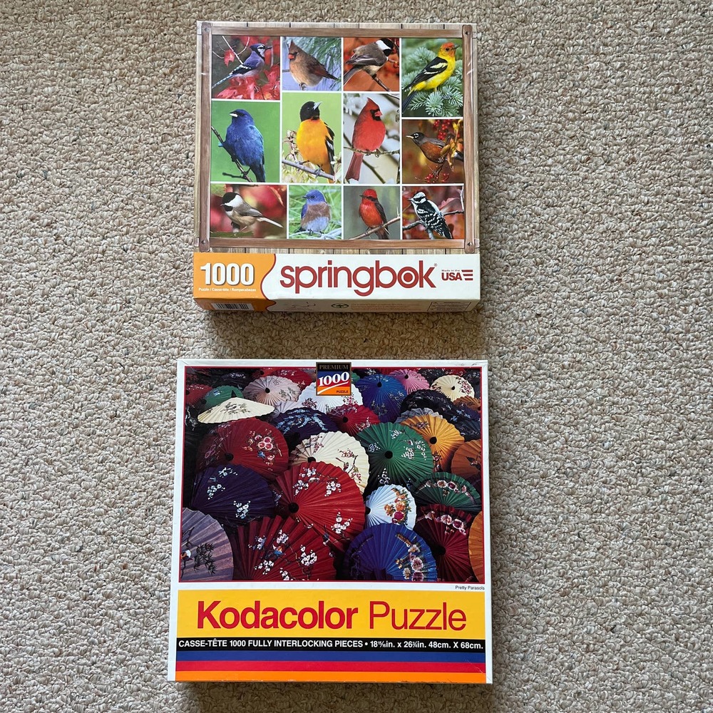 Lot of 2 vintage colorful jigsaw 1,000 piece puzzles - GUC